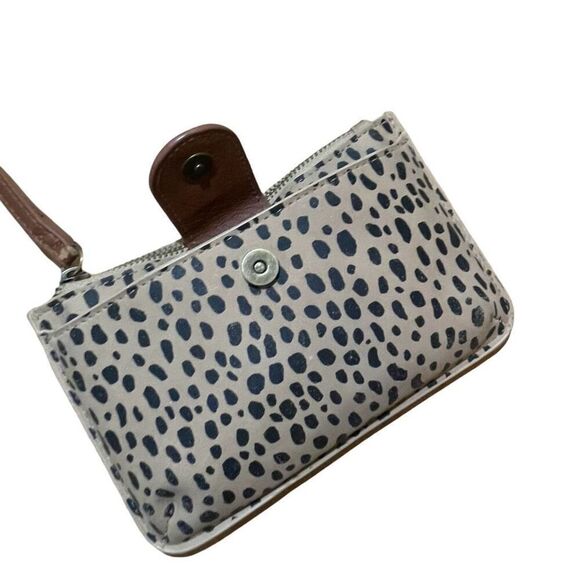 Leopard Wristlet - Picture 2 of 6